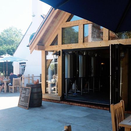 Отель Monkey Brewhouse Лимингтон Экстерьер фото