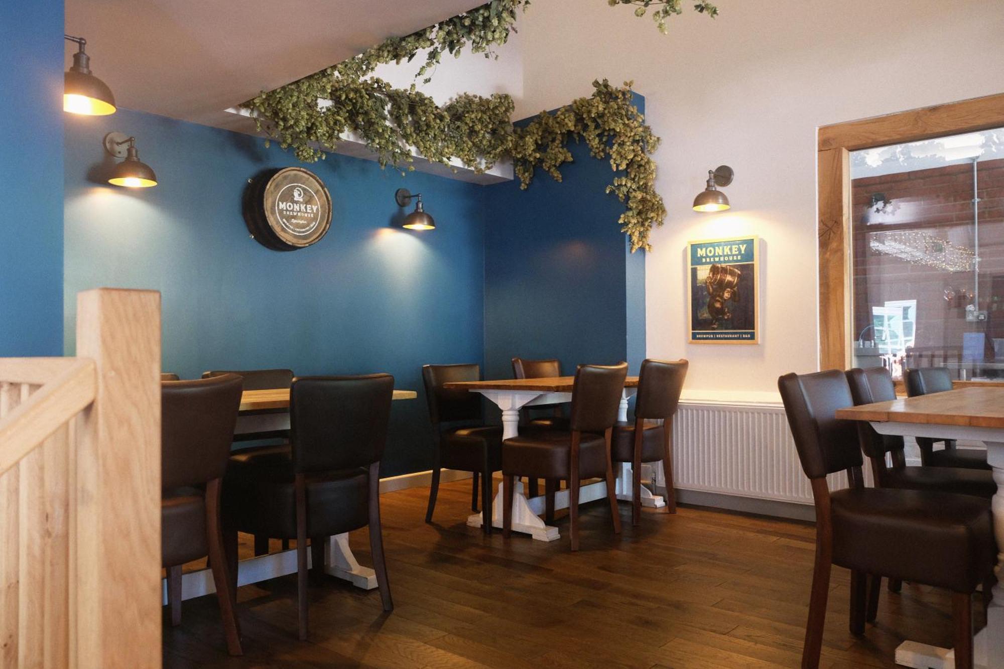 Отель Monkey Brewhouse Лимингтон Экстерьер фото