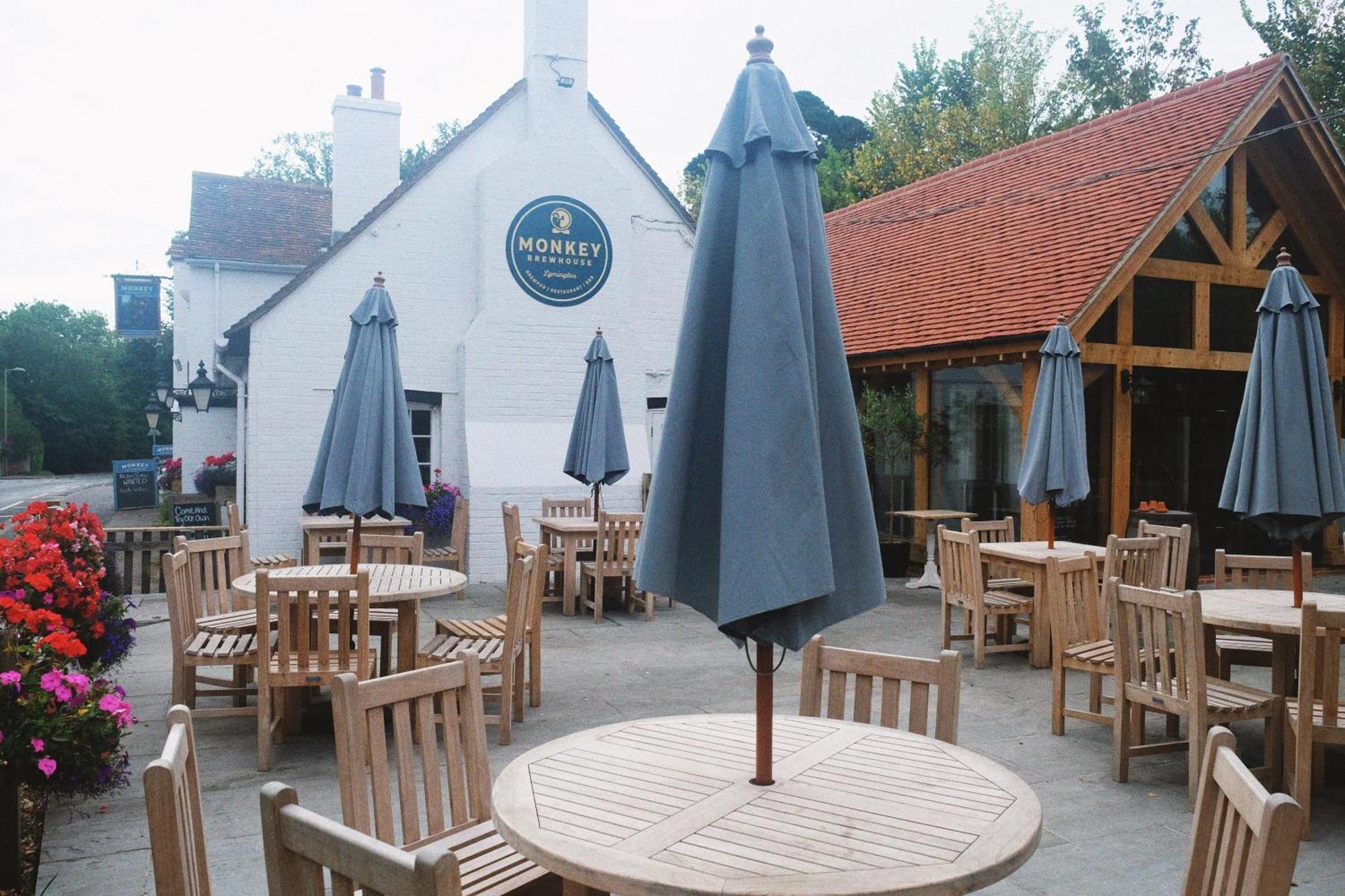 Отель Monkey Brewhouse Лимингтон Экстерьер фото