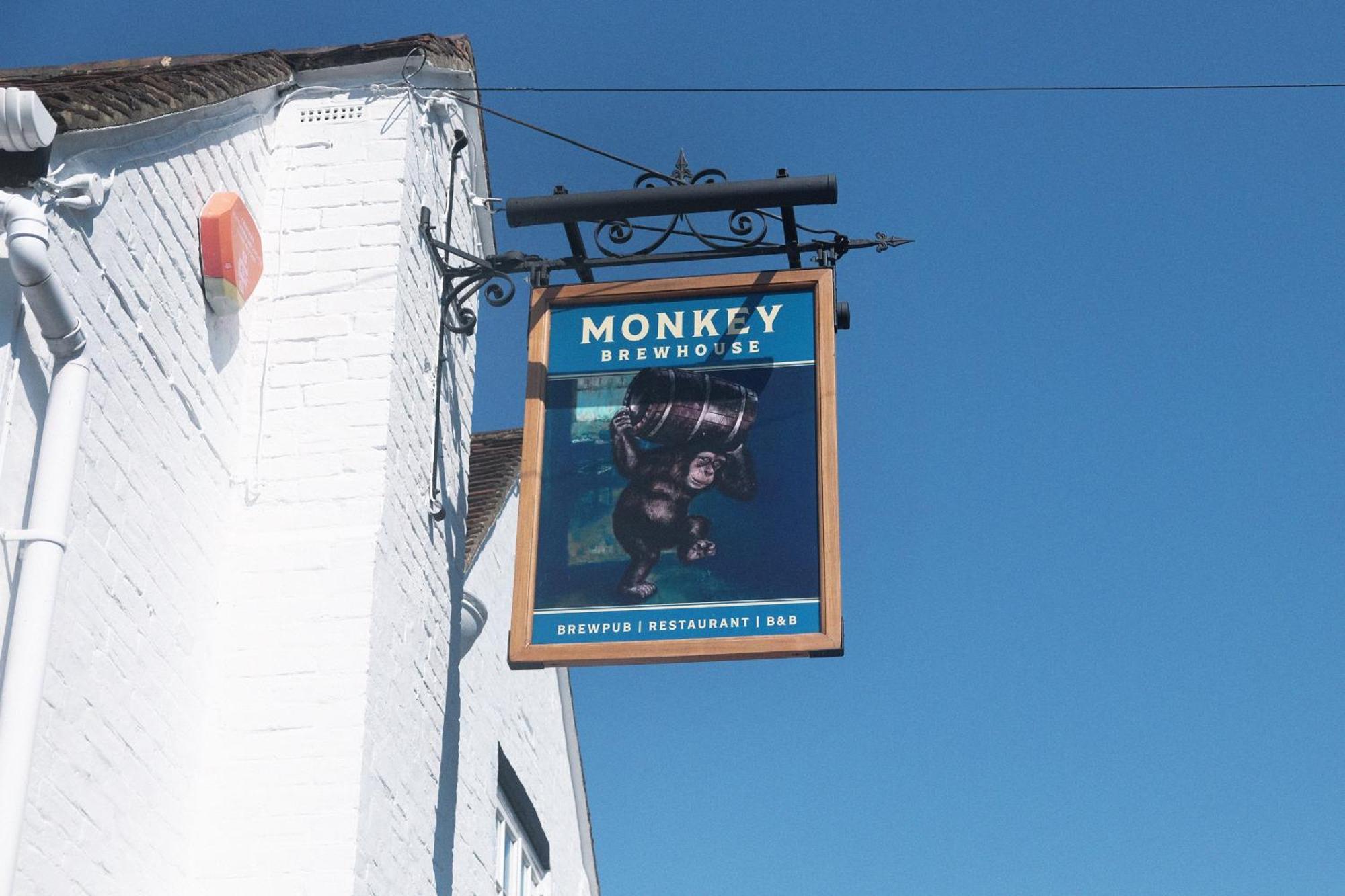 Отель Monkey Brewhouse Лимингтон Экстерьер фото