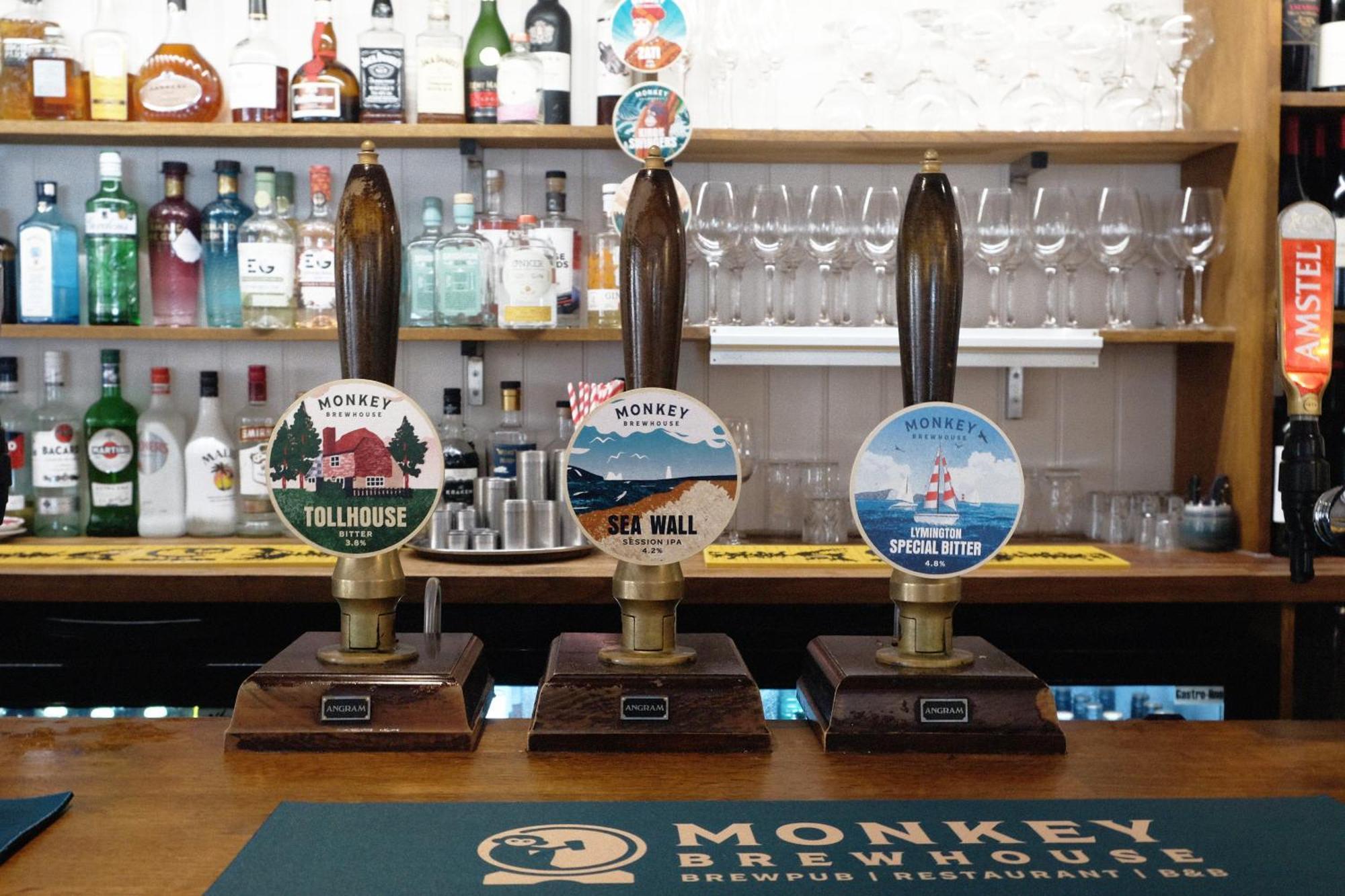 Отель Monkey Brewhouse Лимингтон Экстерьер фото
