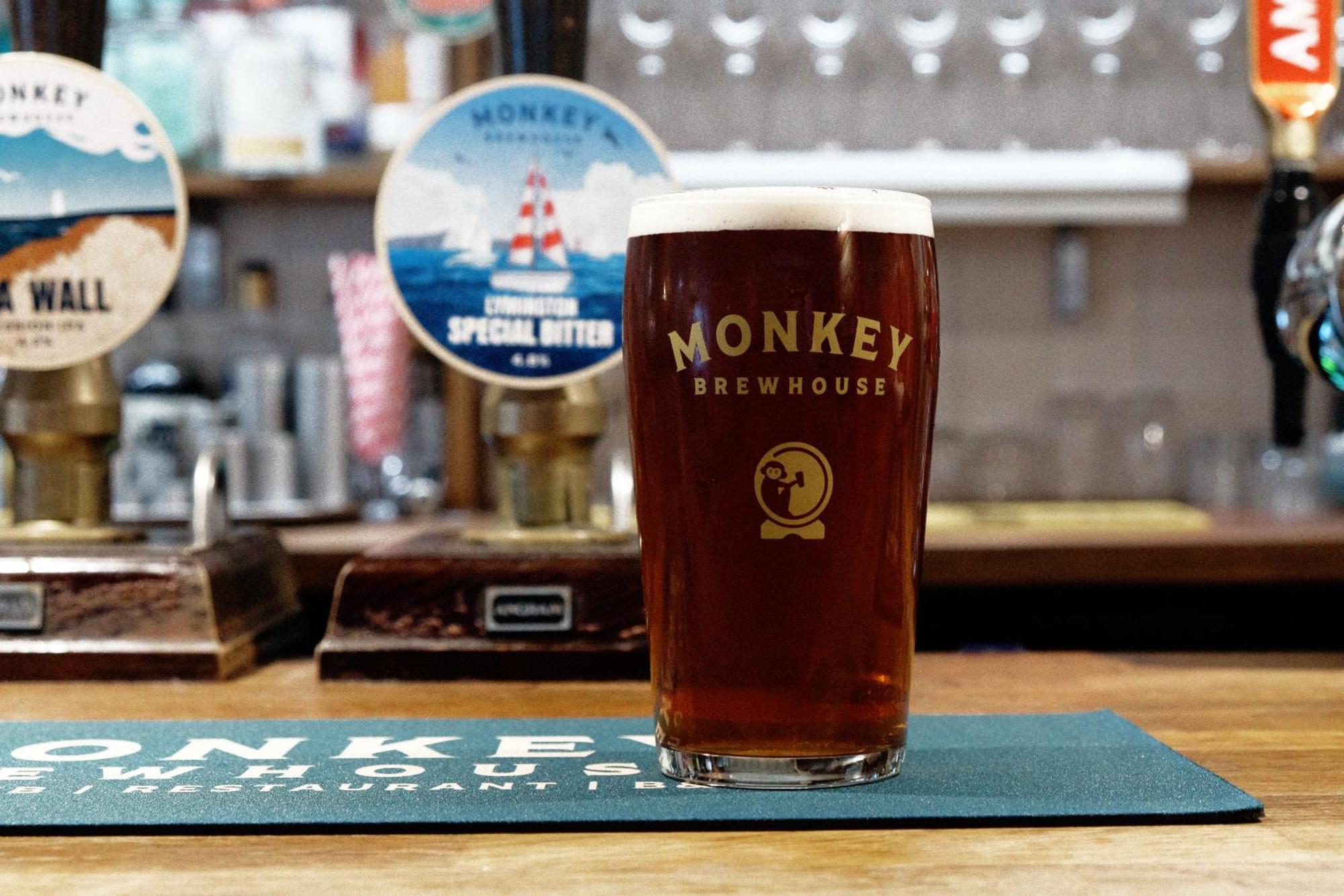 Отель Monkey Brewhouse Лимингтон Экстерьер фото